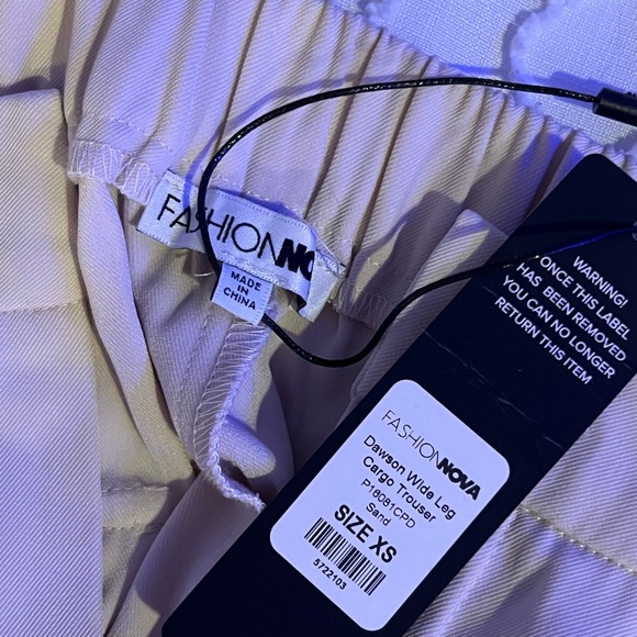 NWT fashion nova cargo pants - Picture 2 of 3